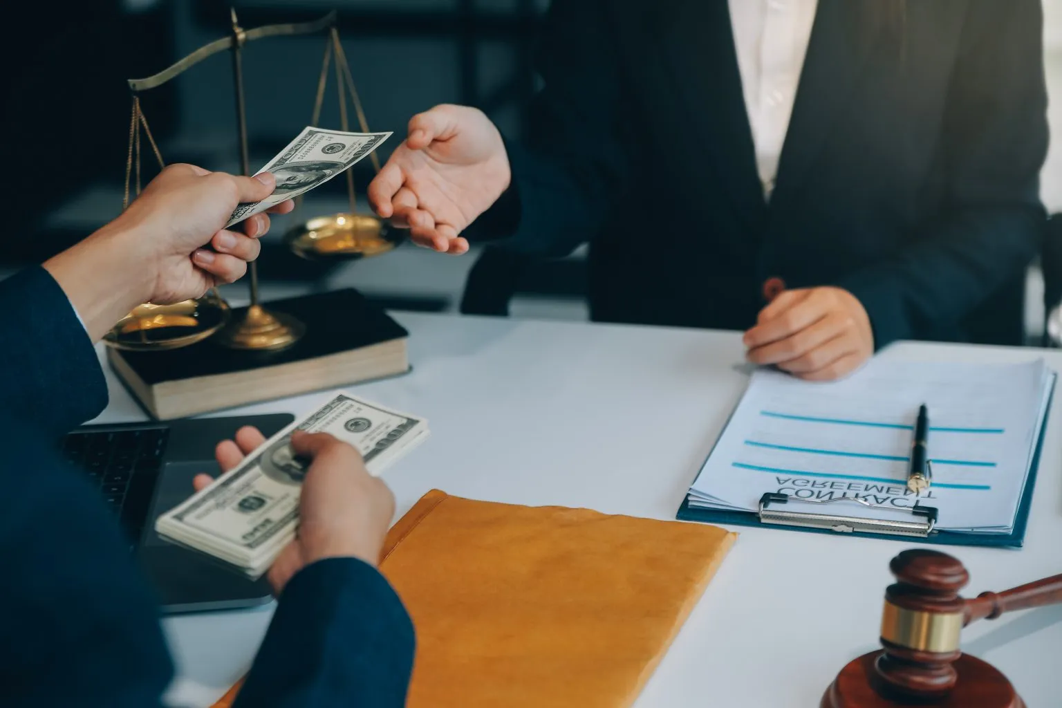 تحصيل الديون والمتعثرة والمعدومة والمستجدة